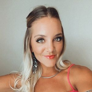 Meet your Posher, Devan